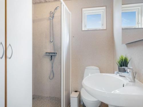 Bathroom, Holiday Home Odlef - 110m to the fjord by Interhome in Mariager