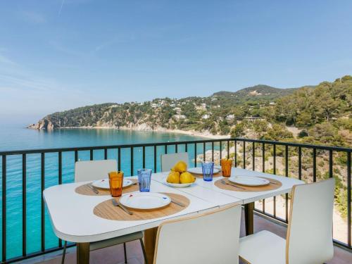 Apartment Vistamarina by Interhome