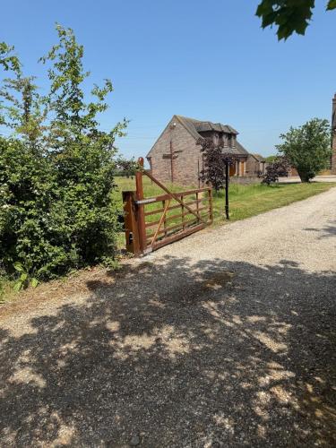 Countryside Studio 13 Acres with Gated Entrance