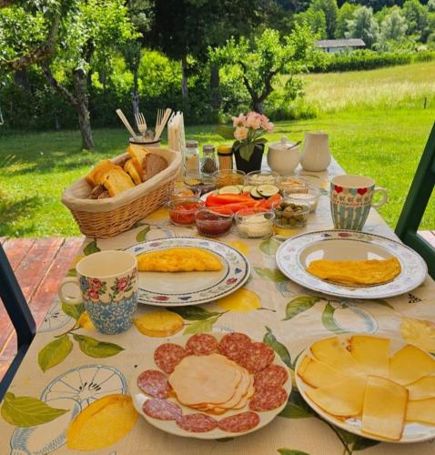 طعام و مشروبات, Green Eden in Gornji Zvečaj
