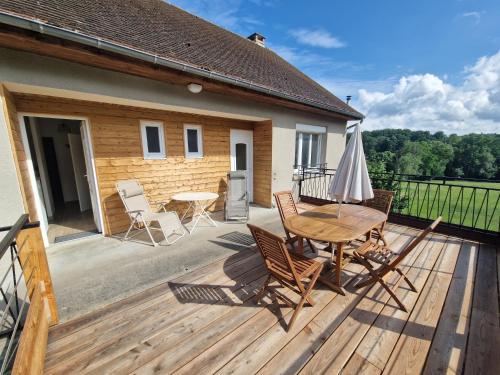 Balkons/terase, Gîte de la Vergeade (Gite de la Vergeade) in Saint-Sylvain-Bellegarde