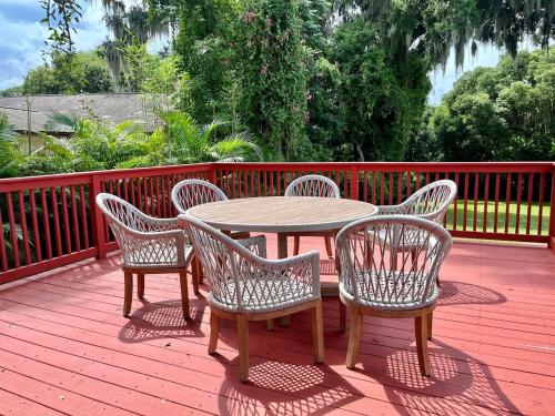 Casita Encanta-Dora, Steps to town, Pet-Friendly in Mount Dora (FL)