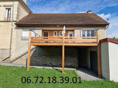 Gîte de la Vergeade (Gite de la Vergeade) in Saint-Sylvain-Bellegarde