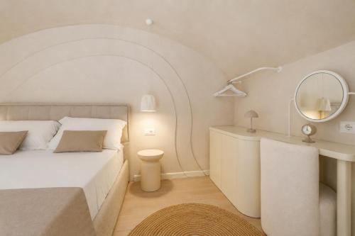 Sant rooms by BRAD Santorini Resort - image 2