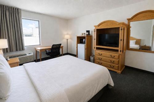 Econo Lodge - image 32