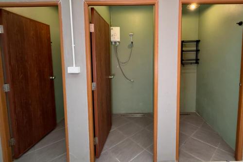 Beach Jungle Room Type - Triple Room with Shared Bathroom
