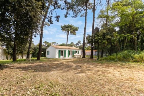 Maison rhétaise sous les pins, plage & jardin