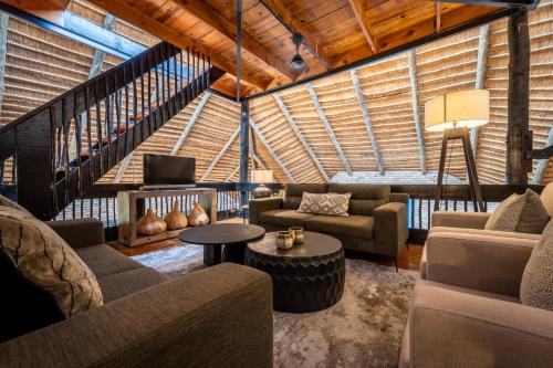 Sunbirds Oasis Lodge 2