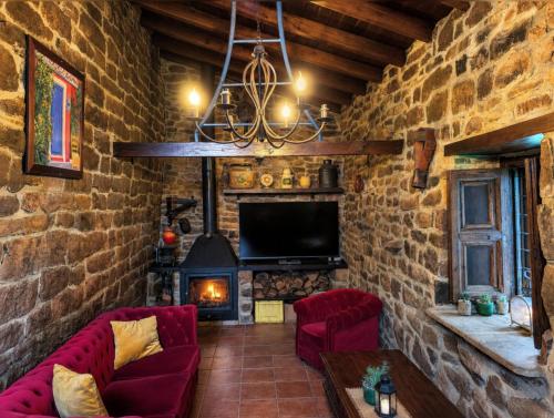 Koplietošanas atpūtas telpa ar TV, La cabaña mirador de los Valles Pasiegos (La cabana mirador de los Valles Pasiegos) in Vega de Pas