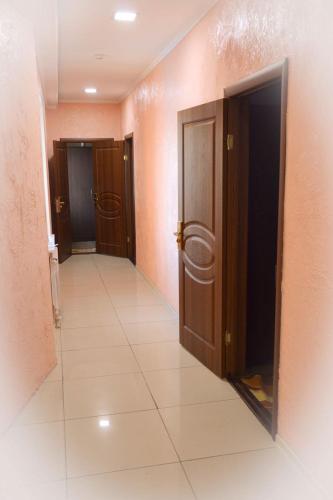 avla, VIP Mini Hotel in Semey