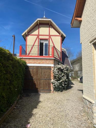 Studio dans maisonnette indépendante (Studio dans maisonnette independante) in Aumenancourt