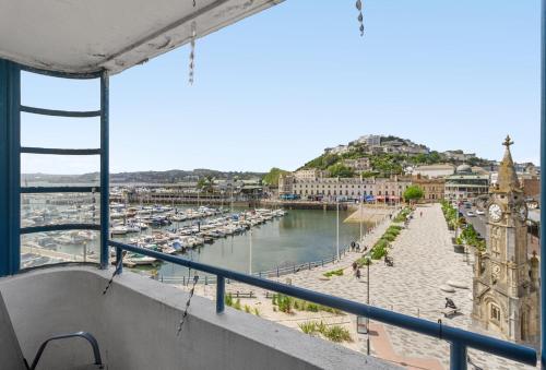 Harbour Lights Apartment - image 5