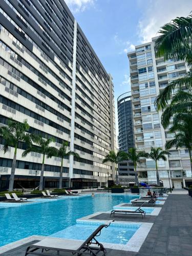 Condo, Amazing River View and Free Parking