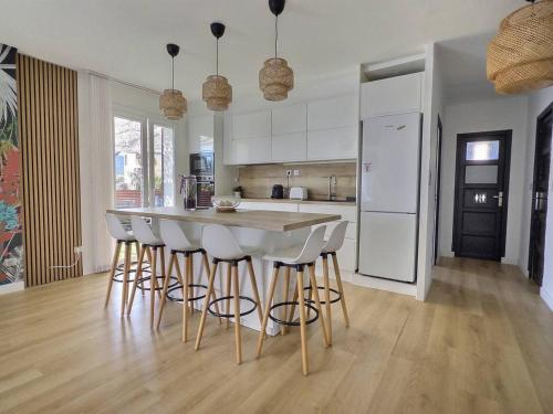 Chez Clement - Haut de villa - climatisé avec terrasse pour 6