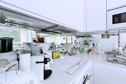 Beautiful Seine-view flat near Eiffel Tower - image 5