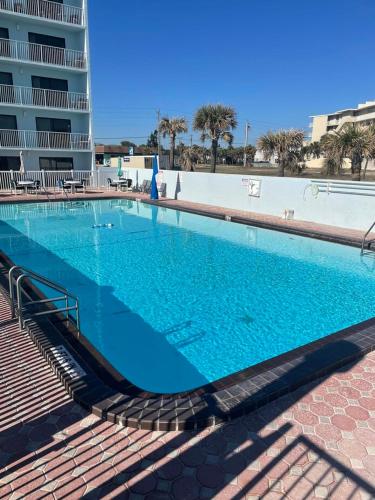 Catalina Beach Club - image 5