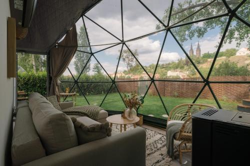 Unique glamping Prague with private hot tub 4