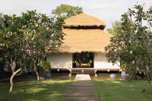 Garden, Khla Lodge in Kampot