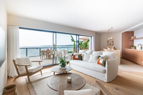 Exceptional penthouse with panoramic views