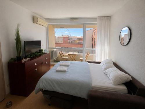 Studio sur le Port Cap d Agde Piscine Parking