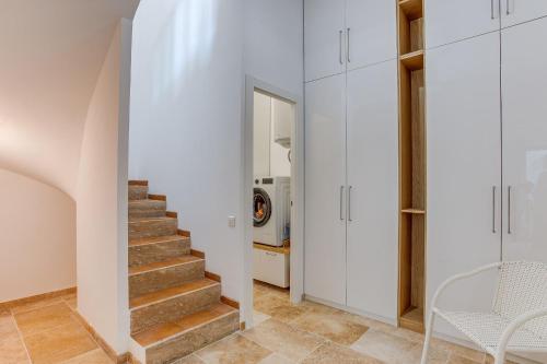 VILLA LA PETITE RESERVE VI4416 By Riviera Holiday in La Trinite