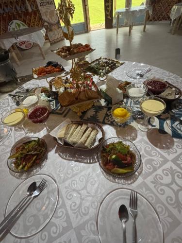 "Ethno Yurt Camp Argymak" Altyn Arashan in Teploklyuchenka