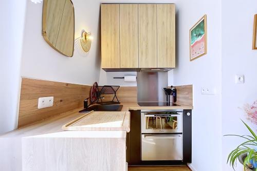 Charming studio near Canal Saint-Martin - image 12