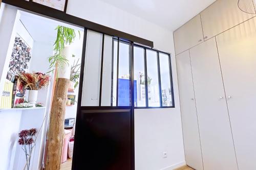 Charming studio near Canal Saint-Martin - main image