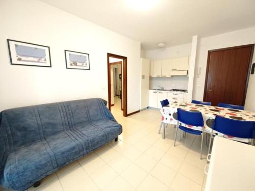 Fully renovated apartment near the sea