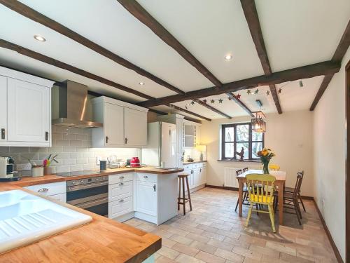 Iekārtas, 3 Bed in Piddlehinton oc-c40254 in Piddlehinton
