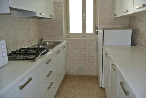 Spacious central flat perfect for groups - image 3