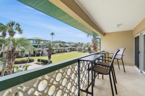 202C - 2BR/1 Bath at Seaspray Condos on Okaloosa Island Fort Walton Beach Fl - image 4