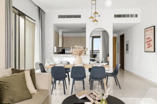 Luxury 3BR with Sea Views & Pool - Creekside - image 6