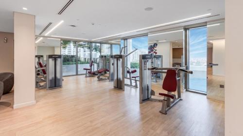 Luxury 3BR with Sea Views & Pool - Creekside - image 3