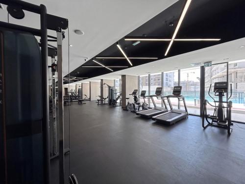Cozy Studio with Pool and Gym near Miracle Garden - image 10