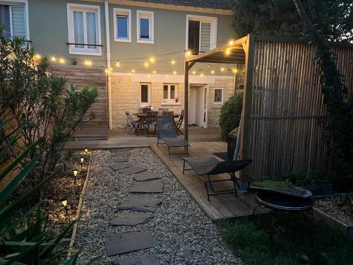 Maison esprit guinguette - Jardin - Parking privé - Location saisonnière - Champigny-sur-Marne