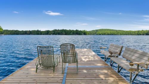 Family Friendly Kennebunk Pond Lakefront Retreat