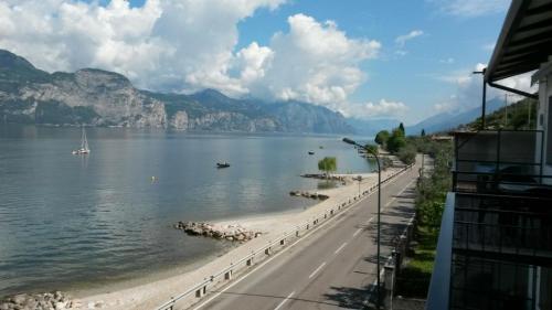  Haus and Beach, Pension in Brenzone sul Garda bei Spiazzi Di Caprino