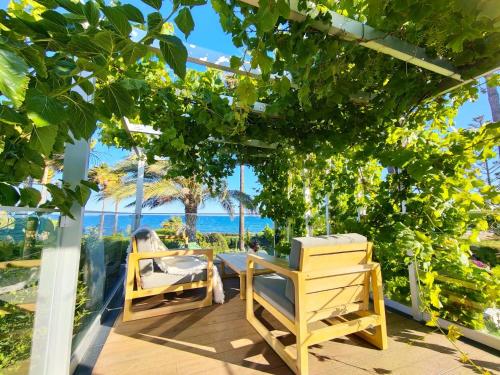 7 Bdr Villa with Heated Pool & Spa in Mazotos