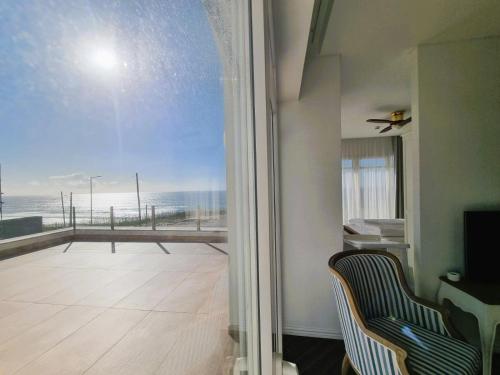 ระเบียง/ชานเรือน, Ocean View Apartments in ลูรินฮา