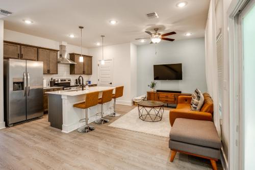 'Casa Amigos' Your Downtown San Antonio Escape! – khách sạn tại Khac