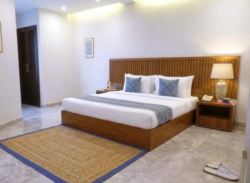 Hotel Nexus Cyber Hub Near Rapid Metro & Ambience Mall - image 2