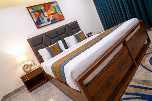 Hotel Nexus Cyber Hub Near Rapid Metro & Ambience Mall - image 3