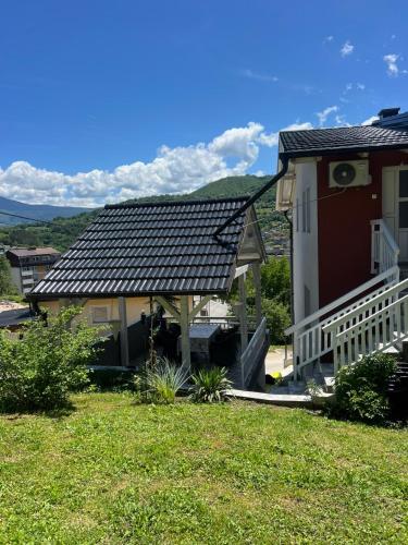 Vila zvjezda 2 in Jajce