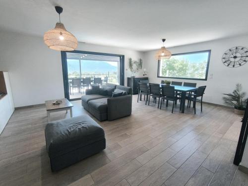 Közös társalgó / TV, Ecrin du Brusquet - villa moderne avec piscine et vue sur les montagnes in La Javie