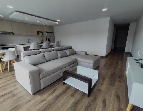 Prime Location Apartment 2 beds 2 baths Av Ordoñez Lasso