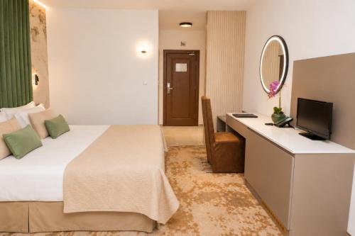 Hotel Central – Sunny Beach, WY