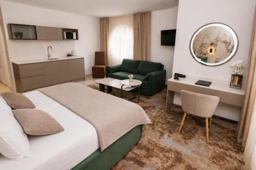 Hotel Central – Sunny Beach, WY