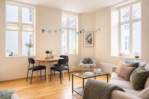 Modern Apartment Panoramic View in Heart of Bergen – khách sạn tại Khac