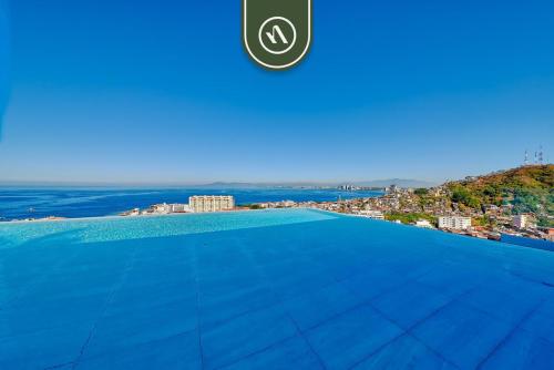 Luxury 1BR Condo - Rooftop Pool - Bay View - image 2